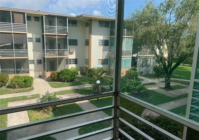 1395-ne-167th-street-209-miami-fl-33162/hzid_6d6d870f