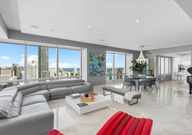 1425-brickell-ave-52bc-miami-fl-33131/hzid_62b2b83d