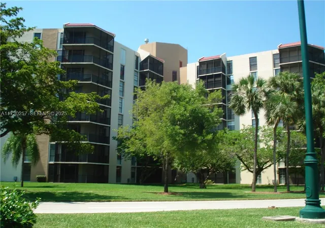 3101-n-country-clb-dr-306-miami-fl-33180/hzid_1606b634