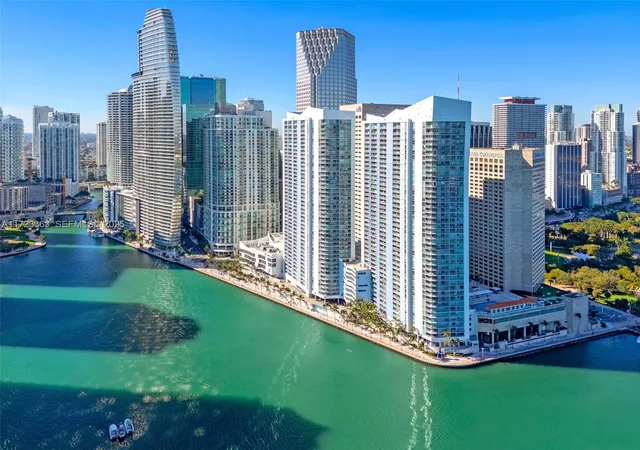 325-s-biscayne-blvd-3726-miami-fl-33131/hzid_5af844a7