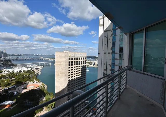 325-s-biscayne-blvd-3822-miami-fl-33131/hzid_8678be9d