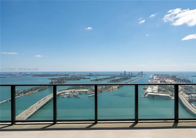 1000-biscayne-blvd-5801-miami-fl-33132/hzid_73f9bc6c