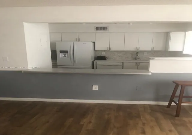 250-180th-dr-108-sunny-isles-beach-fl-33160/hzid_91fef8b9