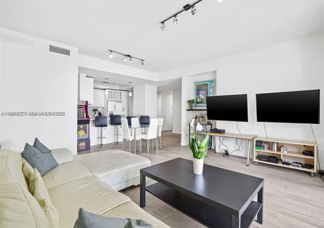 999-sw-1st-avenue-2717-miami-fl-33130/hzid_79366cd6
