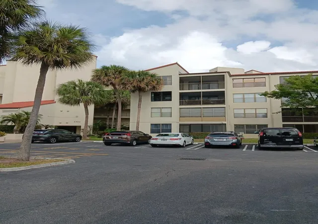 2304-s-cypress-bend-dr-313-pompano-beach-fl-33069/hzid_609c9423
