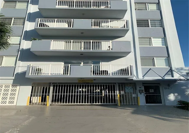 947-lenox-ave-204-miami-beach-fl-33139/hzid_2ba747bd