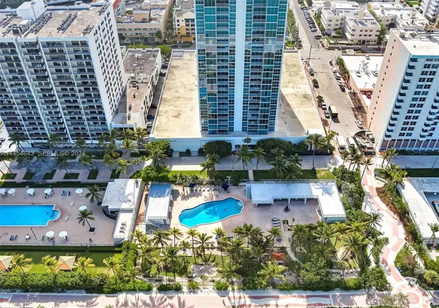 2655-collins-ave-706-miami-beach-fl-33140/hzid_33595e88