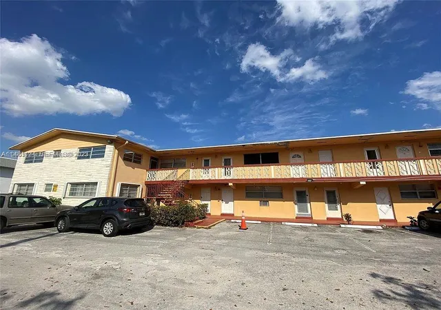 19080-ne-3rd-ct-317-miami-fl-33179/hzid_e6b41b22