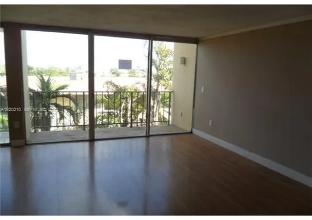 850 Nw 87Th Ave
