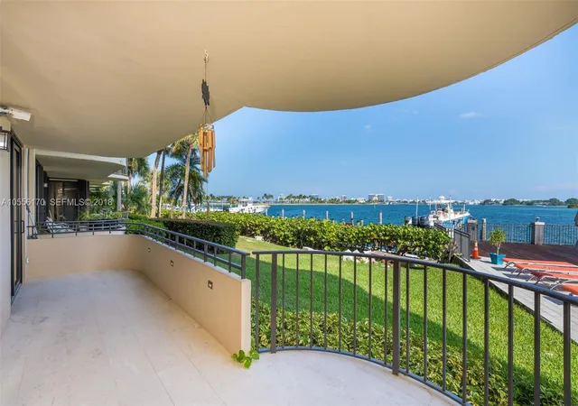 12000-n-bayshore-dr-111-north-miami-fl-33181/hzid_84b0f4a6