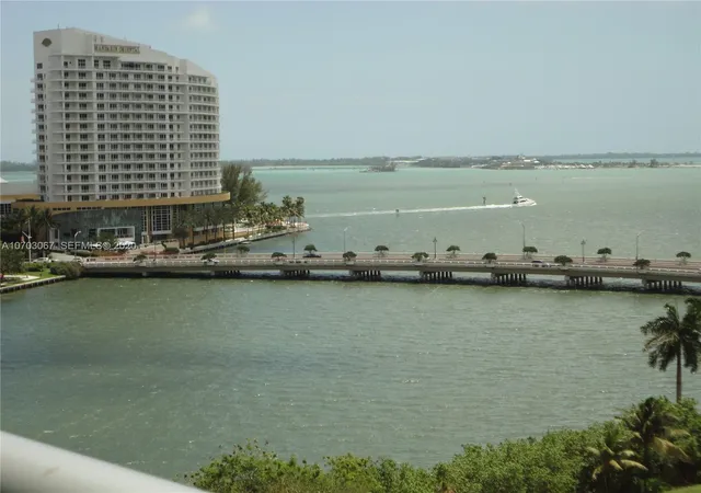 495 Brickell