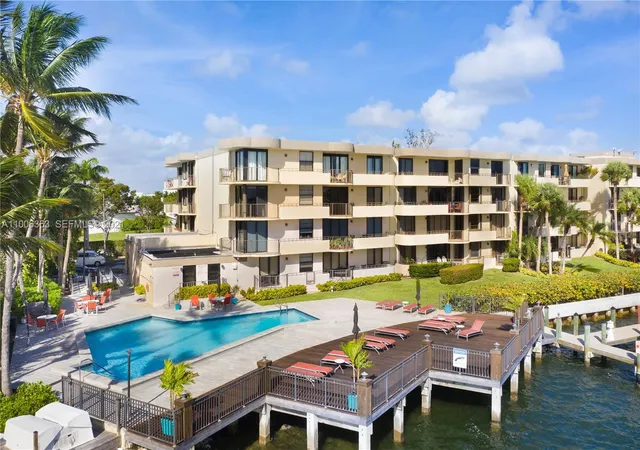12000-n-bayshore-dr-209-north-miami-fl-33181/hzid_f23207d6