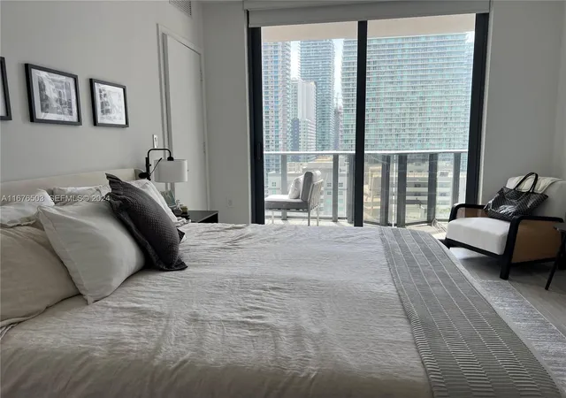 55-sw-9th-st-1604-miami-fl-33130/hzid_8597efaf