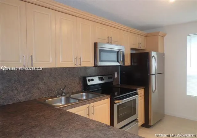 2276-sw-81st-ave-2276-miramar-fl-33025/hzid_0a08f8fd