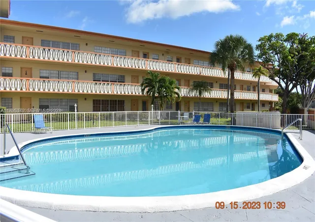 11855-ne-19th-dr-8-north-miami-fl-33181/hzid_65630227