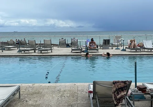 19201-collins-ave-717-sunny-isles-beach-fl-33160/hzid_7dea8322