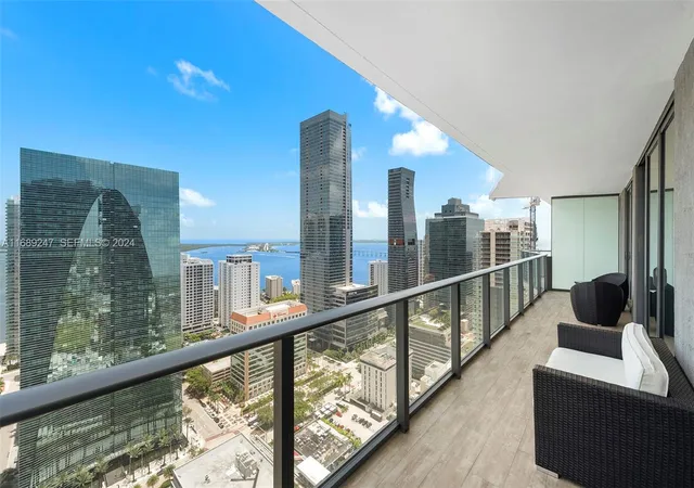 1300-s-miami-ave-3402-miami-fl-33130/hzid_5a7b8b29