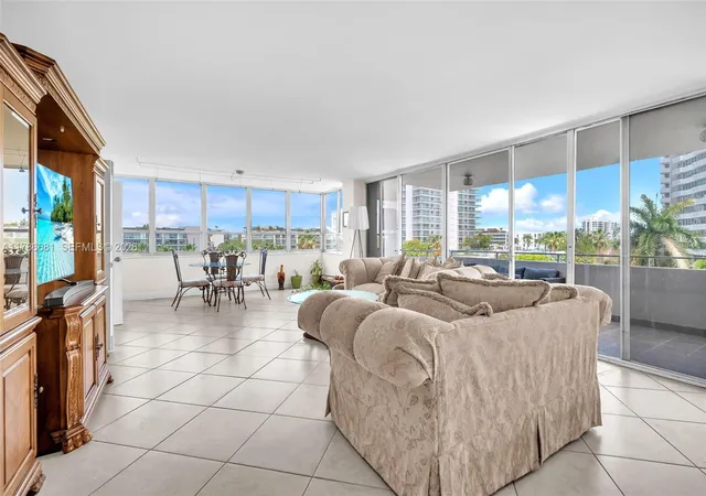 11-island-ave-512-miami-beach-fl-33139/hzid_6fd16a8a