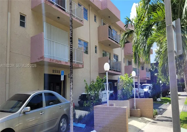3522-ne-171st-st-104-north-miami-beach-fl-33160/hzid_3e5869d4