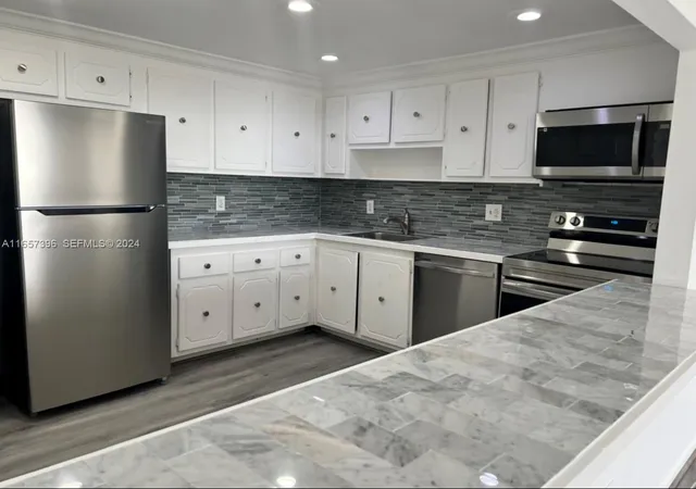 13499-biscayne-blvd-1205-north-miami-fl-33181/hzid_9961477e