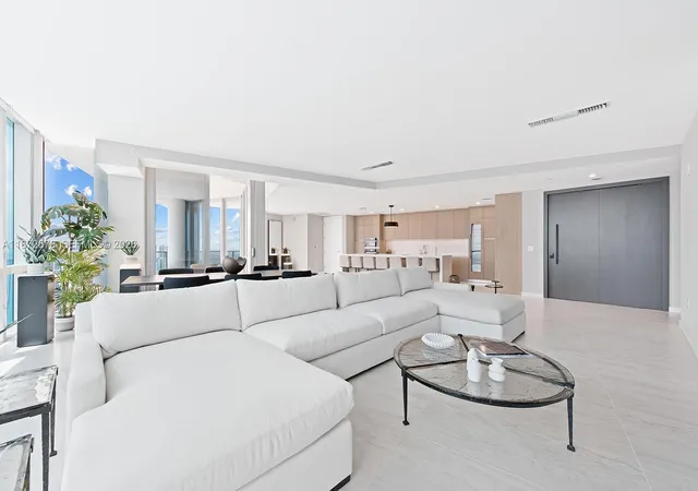 851-ne-1st-ave-ph-5402-miami-fl-33132/hzid_bb9407a0
