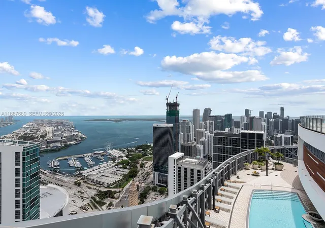 851-ne-1st-ave-ph-5700-miami-fl-33132/hzid_ec3d578f