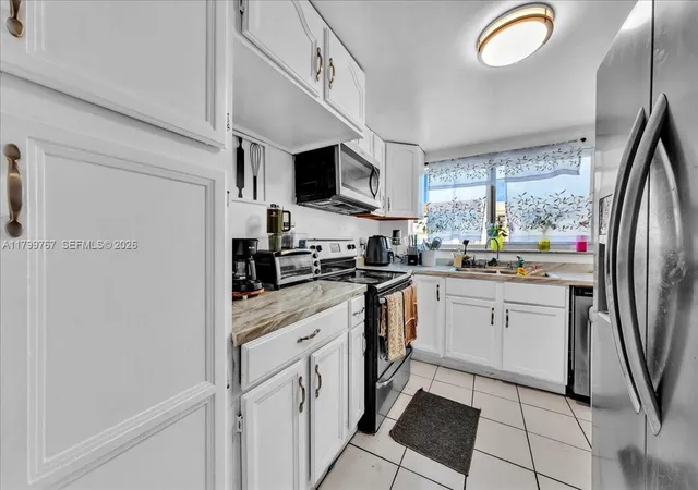 2451-nw-41st-avenue-304-lauderhill-fl-33313/hzid_378b31f9
