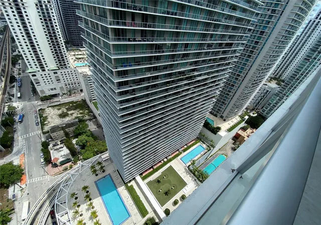 79-sw-12-st-3810s-miami-fl-33130/hzid_bd4ab00d