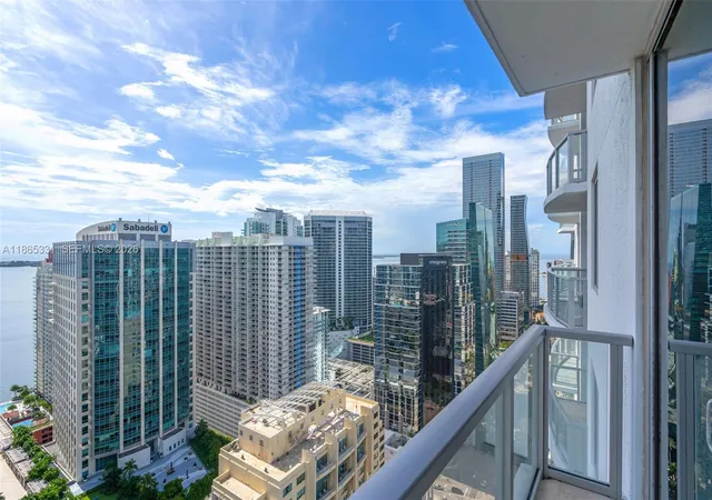 1060-brickell-ave-3601-miami-fl-33131/hzid_09f6b9ab