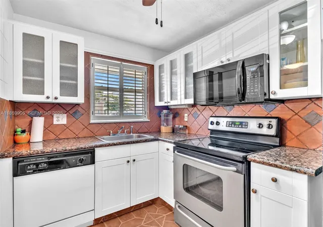 8020-n-sunrise-lakes-dr-110-sunrise-fl-33322/hzid_bfa8d4eb