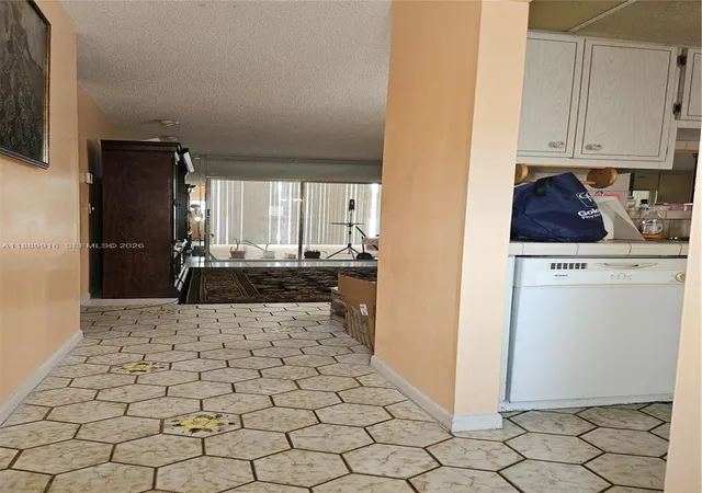 5121-w-oakland-park-blvd-211-lauderdale-lakes-fl-33313/hzid_79a854b5