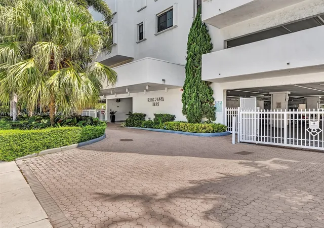 1775-washington-ave-8b-miami-beach-fl-33139/hzid_d3c782fa