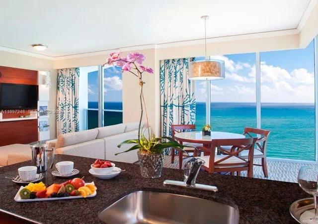 18001-collins-1409-sunny-isles-beach-fl-33160/hzid_2a4f096b