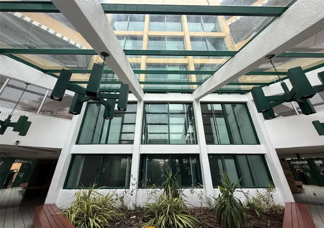 11780-sw-18th-street-418-2-miami-fl-33175/hzid_c0ff0357