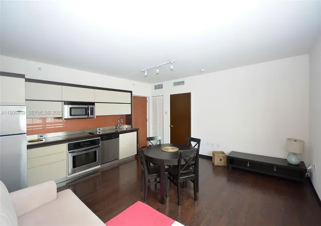 435-21st-st-205-miami-beach-fl-33139/hzid_749e2f66