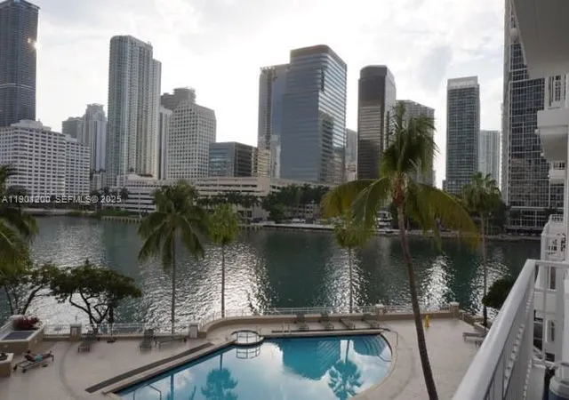 701-brickell-key-blvd-412-miami-fl-33131/hzid_309979c8