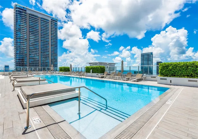 1010-brickell-ave-1706-miami-fl-33131/hzid_6f461d3b