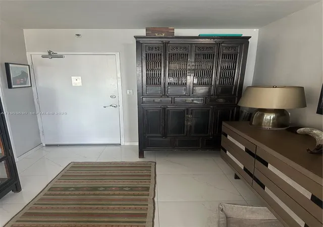 1200-west-ave-715-miami-beach-fl-33139/hzid_daef2268