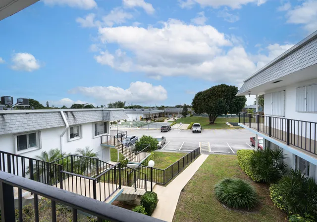3402-cynthia-ln-208-lake-worth-fl-33461/hzid_c5c43b56