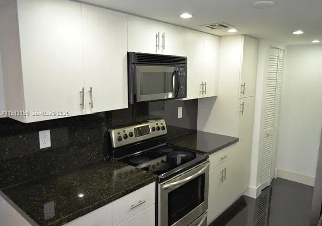 290-174th-st-m10-sunny-isles-beach-fl-33160/hzid_eeaa777c