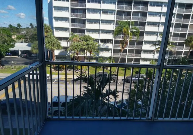 700 Nw 214Th St
