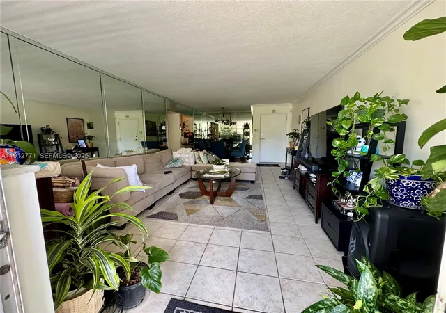 16518-ne-26th-ave-304-north-miami-beach-fl-33160/hzid_08ad1f0e