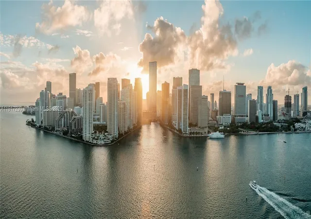 99-se-5th-st-uph7201-miami-fl-33131/hzid_65ccc949