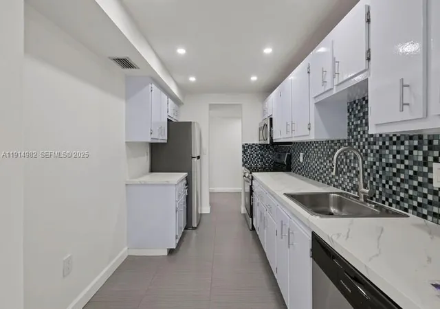 4174-inverrary-dr-902-lauderhill-fl-33319/hzid_3fbbe0c0