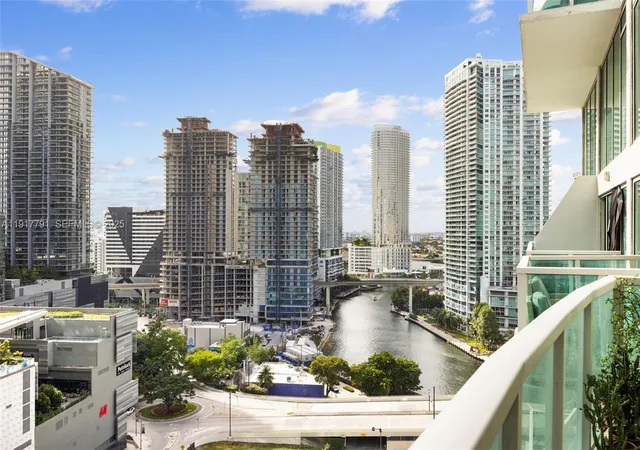 41-se-5th-st-1210-miami-fl-33131/hzid_82fdbcf2