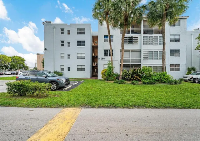 2840-somerset-dr-207m-lauderdale-lakes-fl-33311/hzid_b5c83ff5