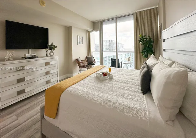 485-brickell-ave-4405-miami-fl-33131/hzid_5fe41820