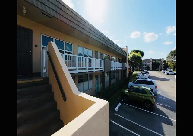 9101-sunrise-lakes-blvd-203-sunrise-fl-33322/hzid_87bbf525