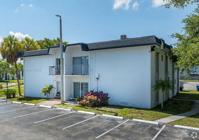 7250-sw-94th-pl-b6-miami-fl-33173/hzid_ca6cefda