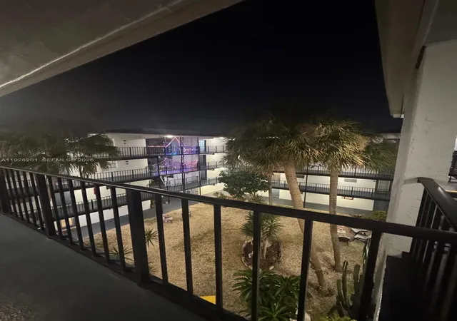 2800-someset-dr-404-lauderdale-lakes-fl-33311/hzid_821ec66b